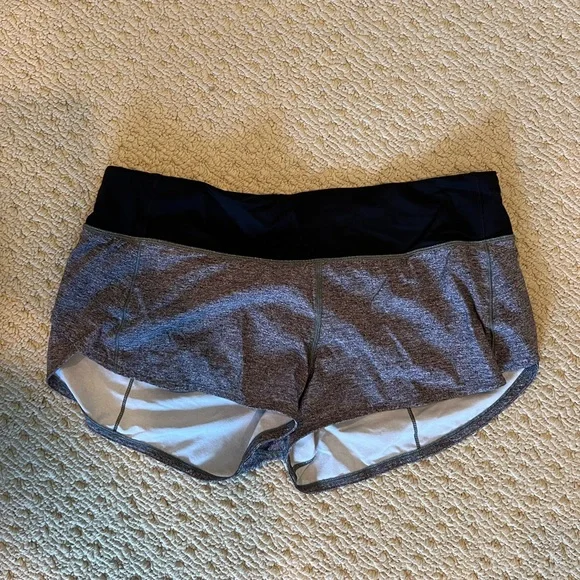 Lululemon speed up short (2.5 in) - Picture 1 of 2